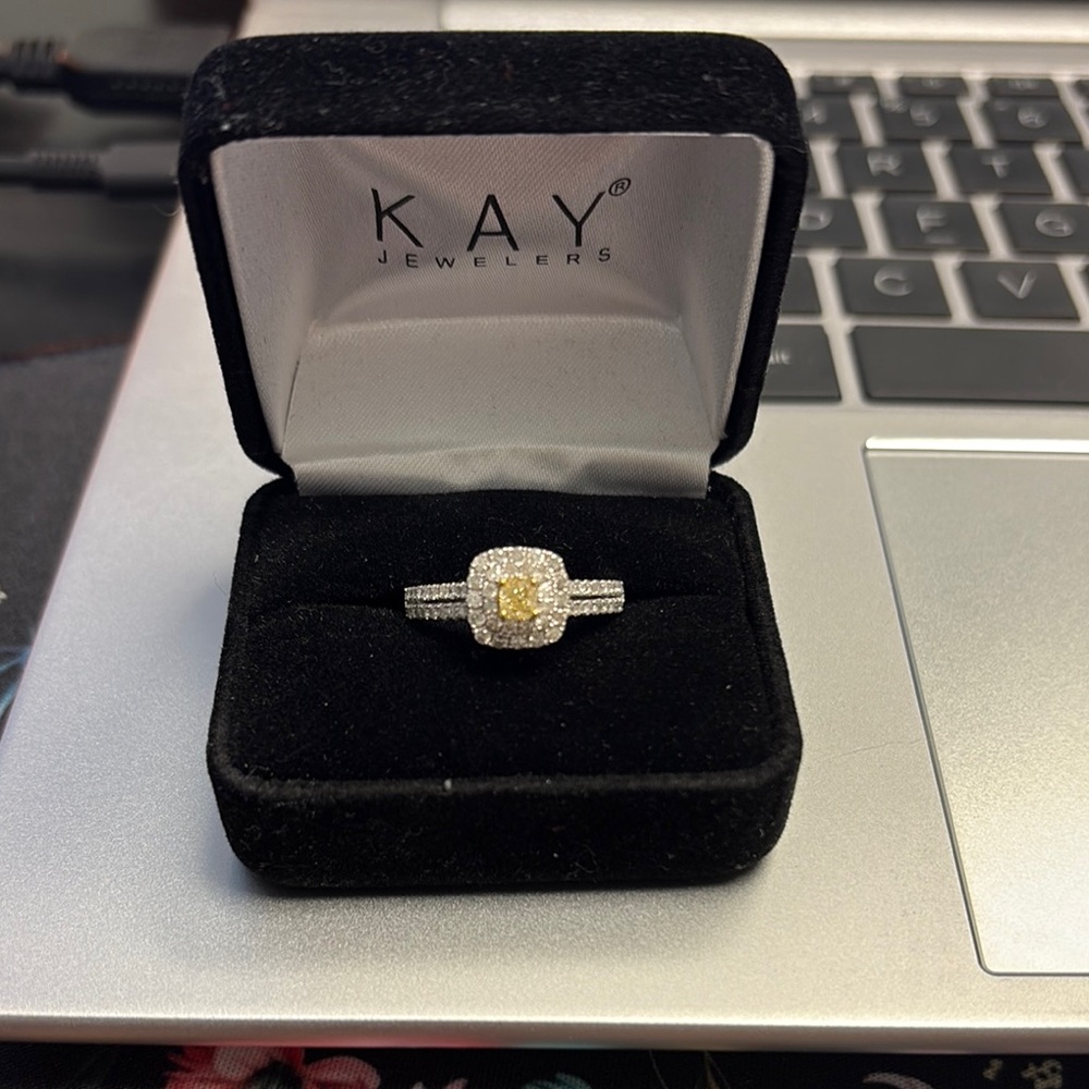 Kay Jewelers Gold and Silver Classic Ring